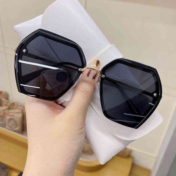 sunglasses high texture polygon irregular fashion metal large frame women's 2021, White;black
sunglasses high texture polygon irregular fashion metal large frame women's 2021, White;black
