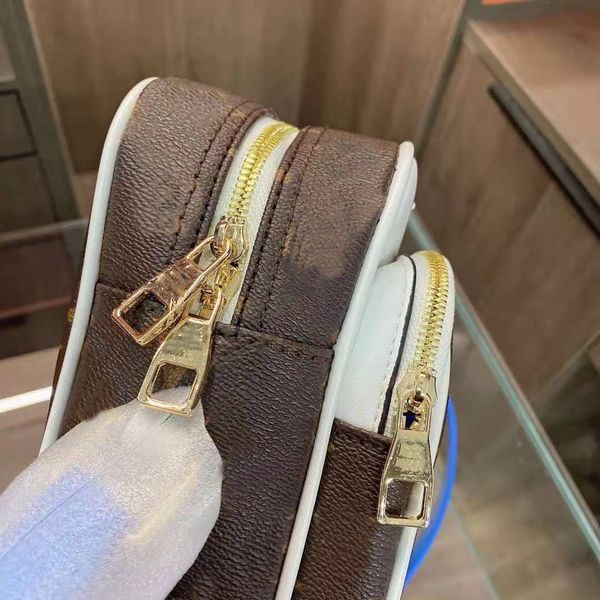 men and women presbyopic bump color one genuine leather shoulderbag shoulder messenger bags handbags aslant camera bag
men and women presbyopic bump color one genuine leather shoulderbag shoulder messenger bags handbags aslant camera bag