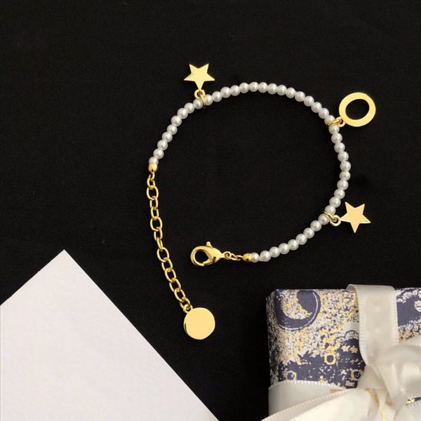 luxury fashion designer pearl bracelet classic letter pendant exquisite workmanship shows temperament girls bracelet gift box is very nice, Silver
luxury fashion designer pearl bracelet classic letter pendant exquisite workmanship shows temperament girls bracelet gift box is very nice, Silver