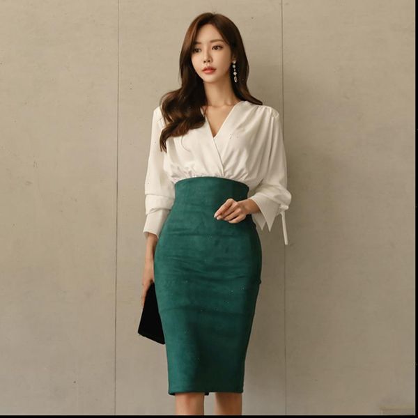 elegant ol style 2 pieces womens tracksuits set v neck white blouse amp high waist suede hip package skirt autumn, Gray
elegant ol style 2 pieces womens tracksuits set v neck white blouse amp high waist suede hip package skirt autumn, Gray