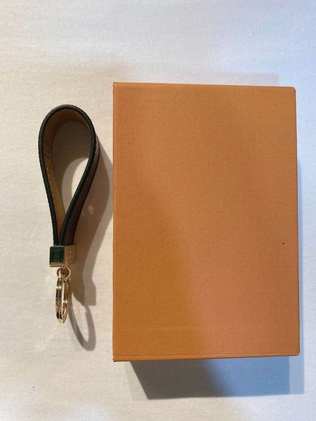 luxury key chain metal leather brand keychain boutique gift box packaging men and women's souvenir car keyrings, Slivery;golden
luxury key chain metal leather brand keychain boutique gift box packaging men and women's souvenir car keyrings, Slivery;golden