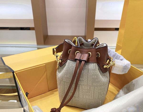 designer handbags 2021 high quaty fend bucket women's messenger bag new products of the season lazy fashion bb
designer handbags 2021 high quaty fend bucket women's messenger bag new products of the season lazy fashion bb
