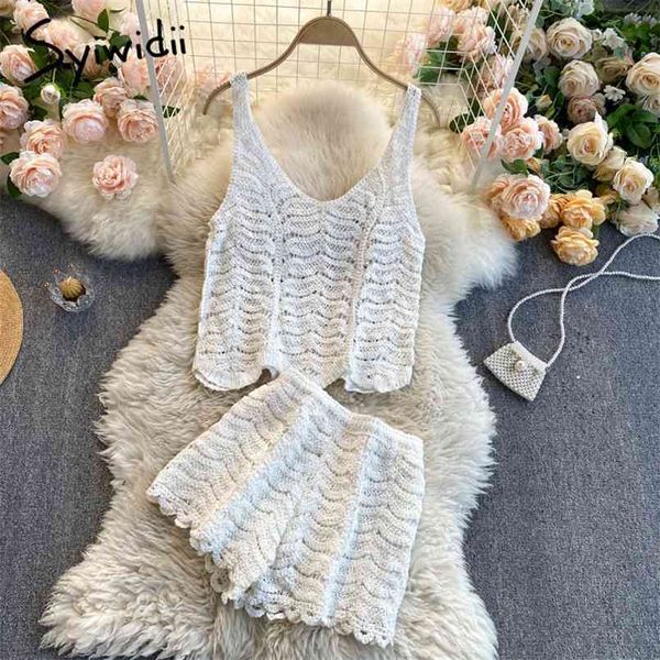 2 pieces sets women hollow out elastic waist shorts and sleeveless short camis tank summer fashion white 210607
2 pieces sets women hollow out elastic waist shorts and sleeveless short camis tank summer fashion white 210607