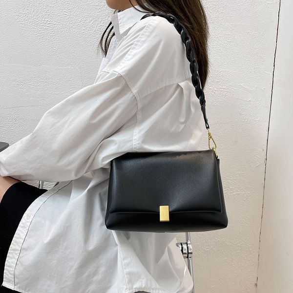 hbp messenger bag new korean autumn armpit female simple student popular commuter trend
hbp messenger bag new korean autumn armpit female simple student popular commuter trend