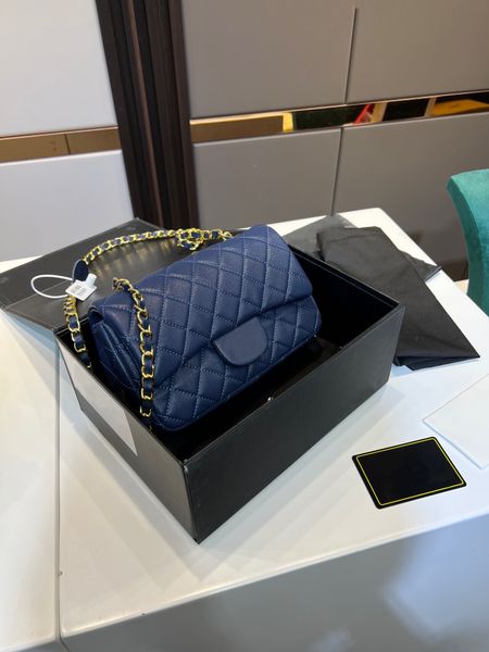 luxurys designers shoulder bags waist clutch purse large handbag messenger crossbody bag joker leisure professional combination wholesale fa
luxurys designers shoulder bags waist clutch purse large handbag messenger crossbody bag joker leisure professional combination wholesale fa