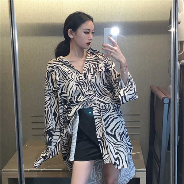 arrival spring autumn chic style women loose long shirt zebra stripes print korean blouse female bluse s120 210608, White
arrival spring autumn chic style women loose long shirt zebra stripes print korean blouse female bluse s120 210608, White