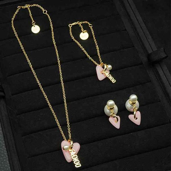 luxury designer fashion necklace d family pink love letter pearl dijia brass net red jewelry, Red;brown
luxury designer fashion necklace d family pink love letter pearl dijia brass net red jewelry, Red;brown