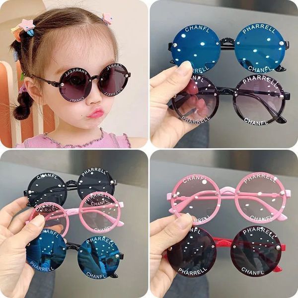 2021 new round children polarized sunglasses brand designer bee children sunglasses young girls baby in the open goggle shades glasses glass, White;black
2021 new round children polarized sunglasses brand designer bee children sunglasses young girls baby in the open goggle shades glasses glass, White;black