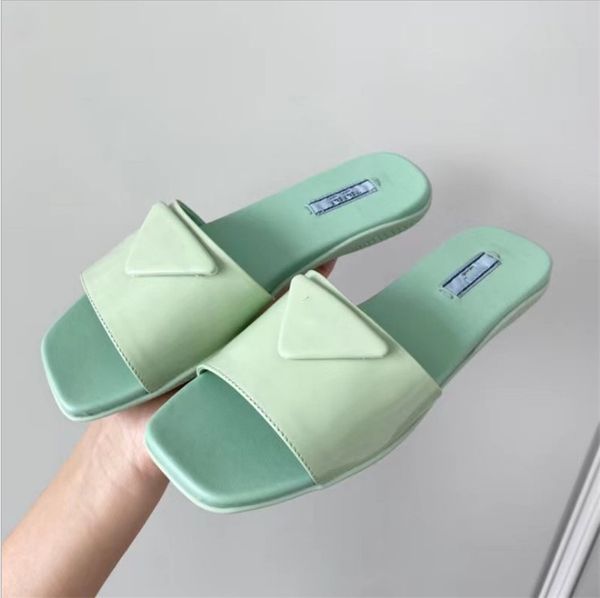 2021 designer luxury women flats slippers slides sandals fashion summer slipper woman triangle logo shoes, Black
2021 designer luxury women flats slippers slides sandals fashion summer slipper woman triangle logo shoes, Black
