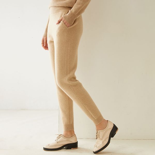 capris women autumn and winter soft comfortable high-waist 100% pure goat cashmere thickening knitted pants female elastic, Black;white
capris women autumn and winter soft comfortable high-waist 100% pure goat cashmere thickening knitted pants female elastic, Black;white