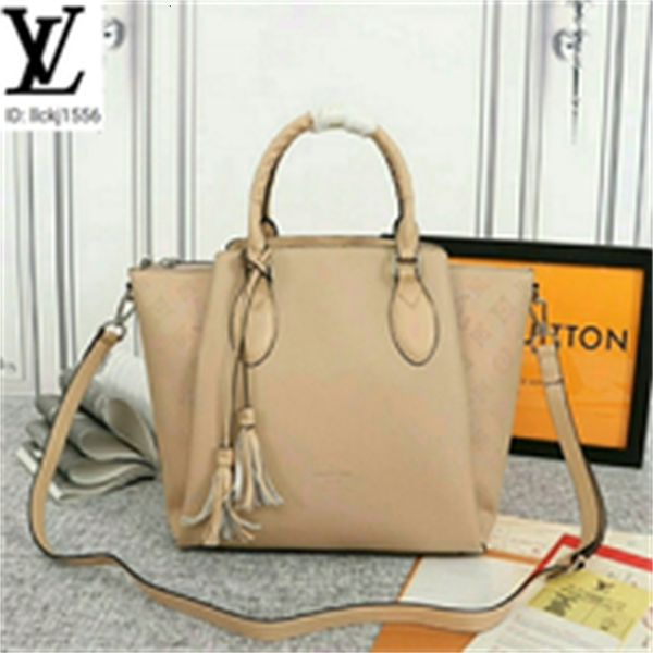 handbags luxury njz7 m55029 apricot smooth cowhide perforated shoulder bag women brand iconic bags handles shoulder bags totes designer, Red;black
handbags luxury njz7 m55029 apricot smooth cowhide perforated shoulder bag women brand iconic bags handles shoulder bags totes designer, Red;black