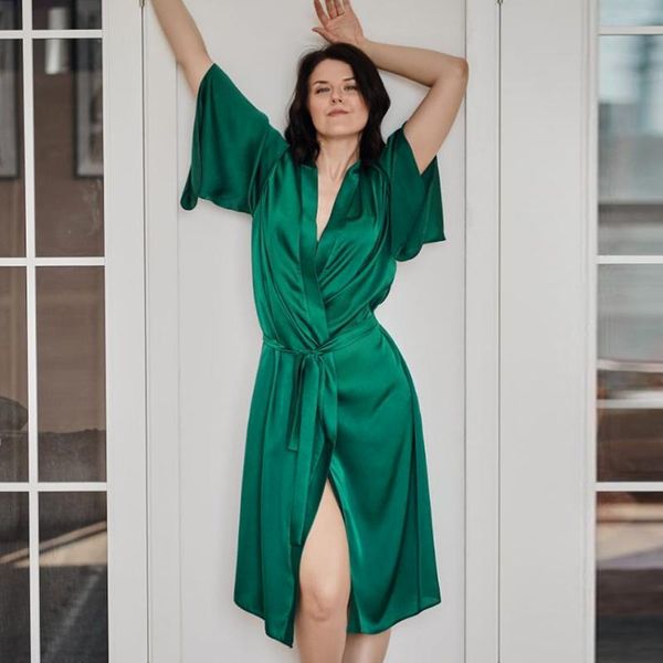 women's sleepwear restve satin women robes with sashes loose half sleeve bathrobe solid female casual summer home robe ladies elegant h, Black;red
women's sleepwear restve satin women robes with sashes loose half sleeve bathrobe solid female casual summer home robe ladies elegant h, Black;red