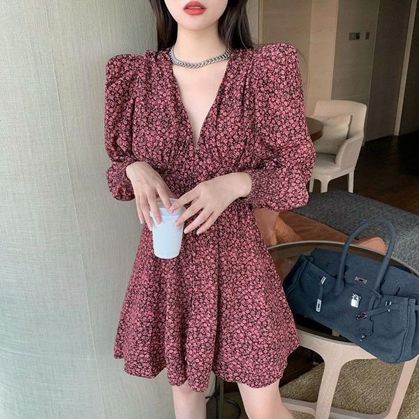 casual dresses vintage style autumn woman dress long sleeve print puff fashion female clothing v-neck short for women, Black;gray
casual dresses vintage style autumn woman dress long sleeve print puff fashion female clothing v-neck short for women, Black;gray