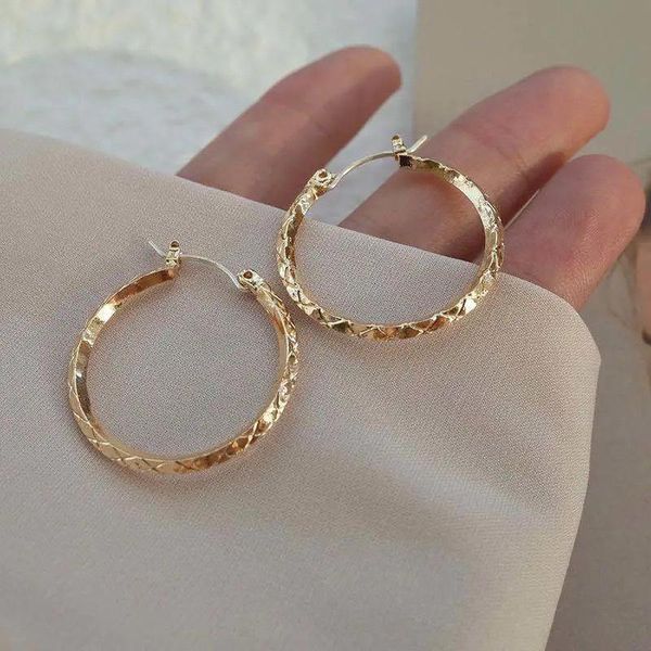 dangle & chandelier 2021 retro gold ladies small circle earrings personality fashion simple jewelry ear clip gift hoop, Silver
dangle & chandelier 2021 retro gold ladies small circle earrings personality fashion simple jewelry ear clip gift hoop, Silver