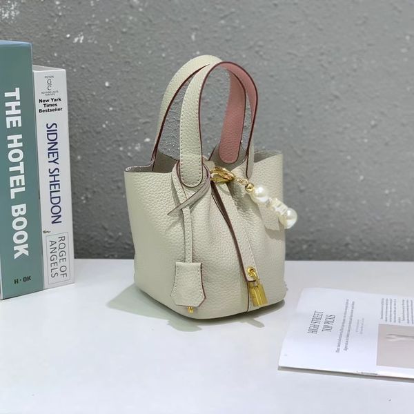 2021 new korean fashion mini vegetable basket bucket litchi pattern hand simple texture shoulder bag
2021 new korean fashion mini vegetable basket bucket litchi pattern hand simple texture shoulder bag