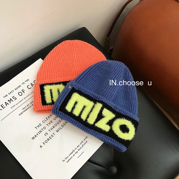 xiaoqiao jofay fashionable hat knitted fabric with second red man letters and velvet contrast, Yellow
xiaoqiao jofay fashionable hat knitted fabric with second red man letters and velvet contrast, Yellow