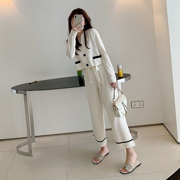spring collocation high knit suit women retro chic wide leg pants western style two-piece 210520, White
spring collocation high knit suit women retro chic wide leg pants western style two-piece 210520, White