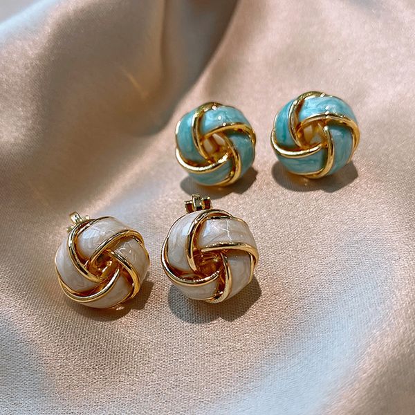 925 silver needle knitting ball earrings, small and simple design of designer east gate
925 silver needle knitting ball earrings, small and simple design of designer east gate