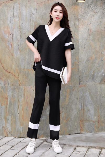 dresses miyake fashion fold striped short sleeve t-shirt + wide leg pants set, White
dresses miyake fashion fold striped short sleeve t-shirt + wide leg pants set, White