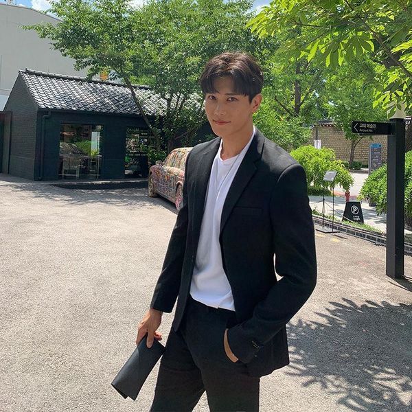 men's suits & blazers tracksuits 2021 men fashion wedding suit groom tuxedo man slim casual blazer costume homme 2 pcs jackets pants, White;black
men's suits & blazers tracksuits 2021 men fashion wedding suit groom tuxedo man slim casual blazer costume homme 2 pcs jackets pants, White;black
