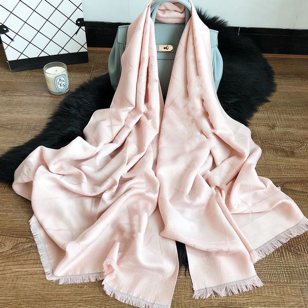 2021 new five colors fashion leisure scarves womens senior silk wool shawls fashion tourism soft temperament long color printing scarf, Blue;gray
2021 new five colors fashion leisure scarves womens senior silk wool shawls fashion tourism soft temperament long color printing scarf, Blue;gray