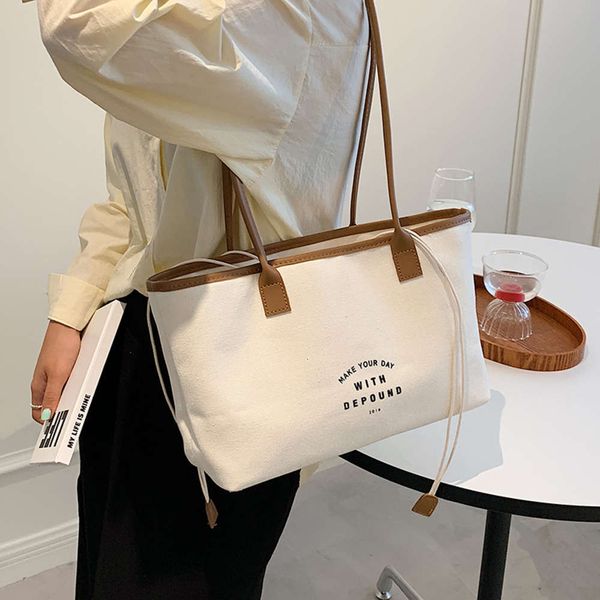 2021 trend large-capacity women trendy wild handbag minimalist texture tote digner shoulder bag
2021 trend large-capacity women trendy wild handbag minimalist texture tote digner shoulder bag