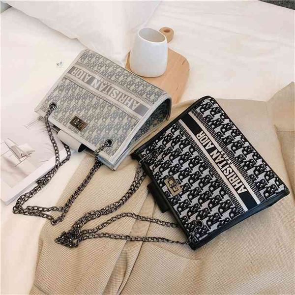 2022 factory wholesale new autumn and large capacity messenger chain single shoulder portable lattice women's
2022 factory wholesale new autumn and large capacity messenger chain single shoulder portable lattice women's