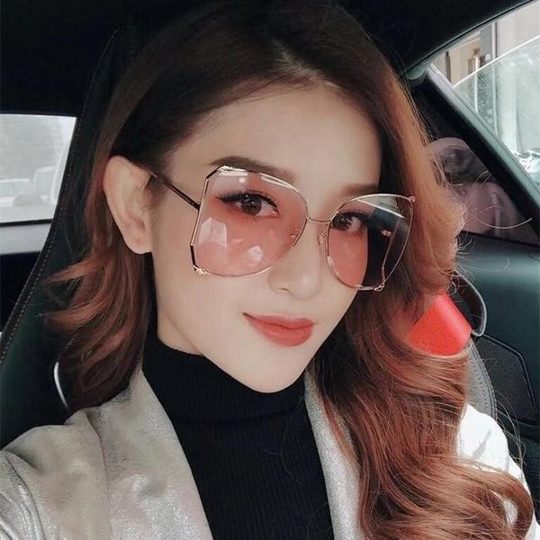 0252 sunglasses for women popular style big hollow frame summer style uv protection lens fashion model with case, White;black
0252 sunglasses for women popular style big hollow frame summer style uv protection lens fashion model with case, White;black