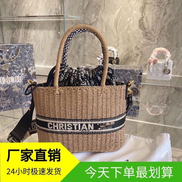 2021 new woven straw stitching hand-held slant bag mrs. chen the same style women's bag vegetable basket beach bag ysj tas3
2021 new woven straw stitching hand-held slant bag mrs. chen the same style women's bag vegetable basket beach bag ysj tas3