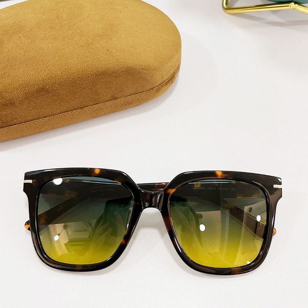 square sunglasses casual party fashion stage style ft0952 ladies glasses classic men outdoor multifunctional uv400 r sunglasses with box, White;black
square sunglasses casual party fashion stage style ft0952 ladies glasses classic men outdoor multifunctional uv400 r sunglasses with box, White;black