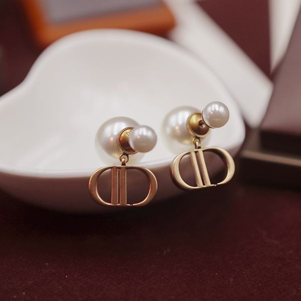 special offer 70% off luxury jewelry baby same old copper double faced pearl letter earrings ins925 silver needle, Golden;silver
special offer 70% off luxury jewelry baby same old copper double faced pearl letter earrings ins925 silver needle, Golden;silver