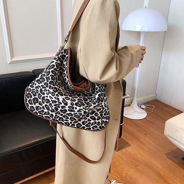 shoulder bags women messenger brand fashion crossbody bag large capacity handbag leather handbags
shoulder bags women messenger brand fashion crossbody bag large capacity handbag leather handbags