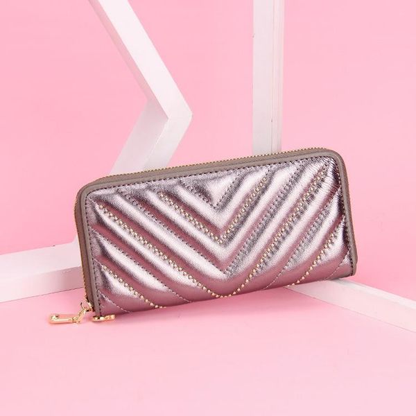 wallets fashionable women's zipper wallet 2021 v-pattern head layer leather handbag long round bead decorative ybl01, Red;black
wallets fashionable women's zipper wallet 2021 v-pattern head layer leather handbag long round bead decorative ybl01, Red;black