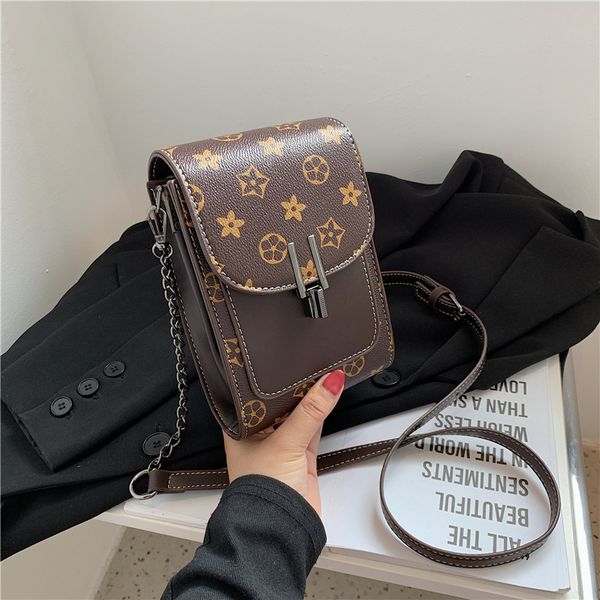 this year's popular old flower small women's 2021 new fashion net red mobile phone bag chain single shoulder messenger bag
this year's popular old flower small women's 2021 new fashion net red mobile phone bag chain single shoulder messenger bag