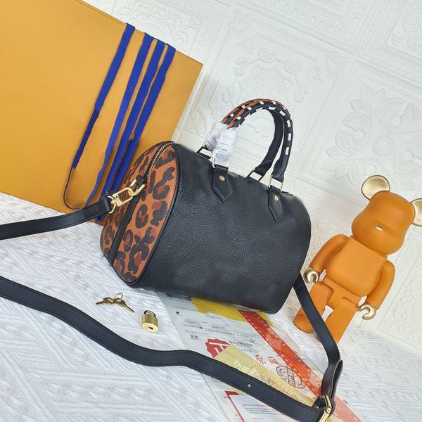 fashion classic bags all-match onthego medium tote women handbags by the pool pattern black shoulder bag #1234
fashion classic bags all-match onthego medium tote women handbags by the pool pattern black shoulder bag #1234