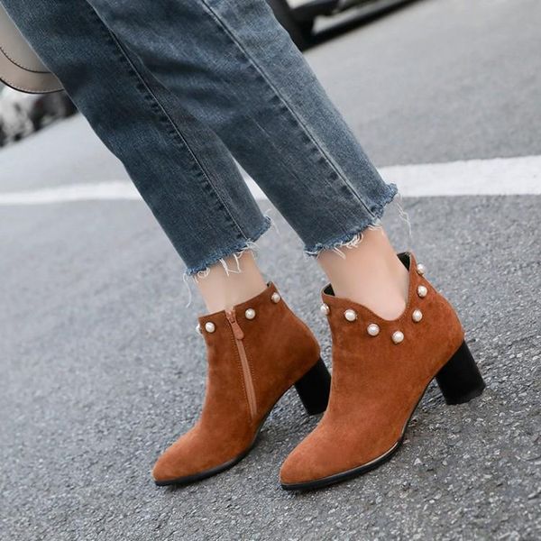 boots big size 11 12 13 14 15 16 suede round head, thick heel, high heel sleeve, pearl decorative short barrel and ankle, Black
boots big size 11 12 13 14 15 16 suede round head, thick heel, high heel sleeve, pearl decorative short barrel and ankle, Black