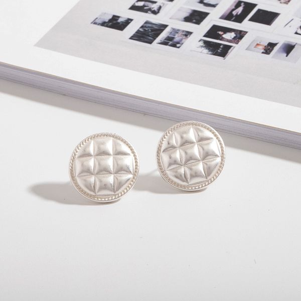 love earrings fashion female korean version temperament simple square peach heart geometric new versatile, Golden
love earrings fashion female korean version temperament simple square peach heart geometric new versatile, Golden