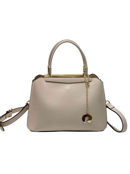 leather hand-held shoulder 2021 new high-capacity counter fashion princess bag leisure soft messenger tote
leather hand-held shoulder 2021 new high-capacity counter fashion princess bag leisure soft messenger tote