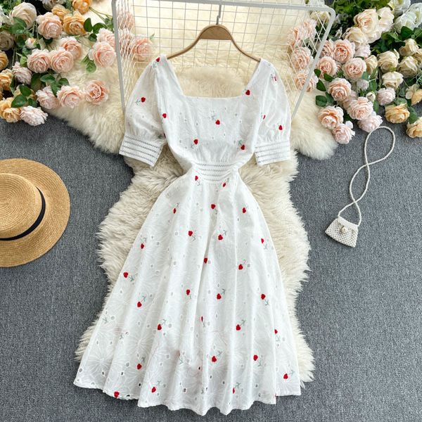 two piece dress elegant seaside vacation retro heavy industry embroidery gentle dress female summer white square collar slim midi
two piece dress elegant seaside vacation retro heavy industry embroidery gentle dress female summer white square collar slim midi