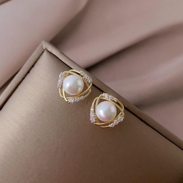 stud 2021 south korea exquisite pearl small earrings fashion temperament simple elegant lady jewelry, Golden;silver
stud 2021 south korea exquisite pearl small earrings fashion temperament simple elegant lady jewelry, Golden;silver
