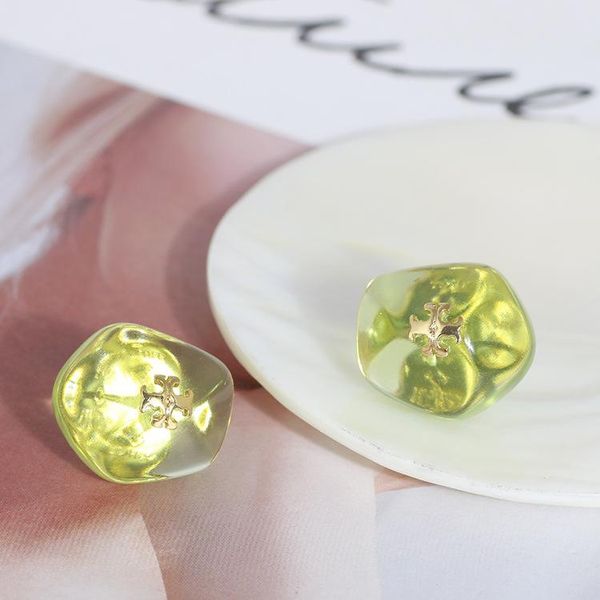 stud simple geometric irregular natural resin logo jelly color exquisite earrings, Golden;silver
stud simple geometric irregular natural resin logo jelly color exquisite earrings, Golden;silver