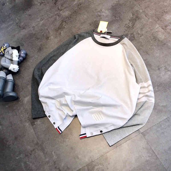 2022 factory wholesale new couple's classic bar yarn dyed fabric left and right stitching contrast color men's and women's lo, White
2022 factory wholesale new couple's classic bar yarn dyed fabric left and right stitching contrast color men's and women's lo, White