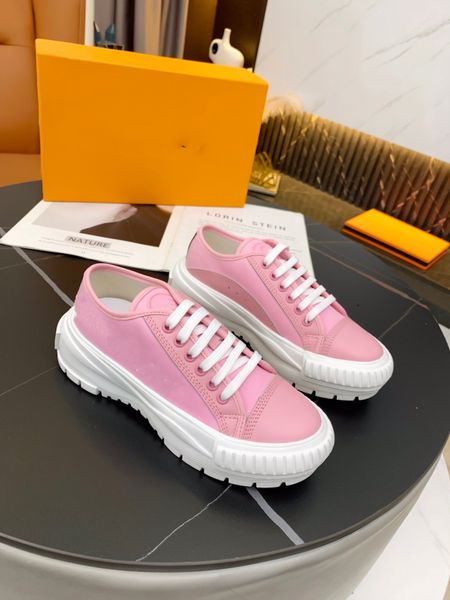 calfskin casual shoes reflective shoes vintage suede leather trainers all-match stylist sneaker patchwork leisure shoe platform 0702, Black
calfskin casual shoes reflective shoes vintage suede leather trainers all-match stylist sneaker patchwork leisure shoe platform 0702, Black