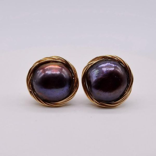 brown pearl earrings. natural baroque pearl. handmade. lady gold delivery stud, Golden;silver
brown pearl earrings. natural baroque pearl. handmade. lady gold delivery stud, Golden;silver