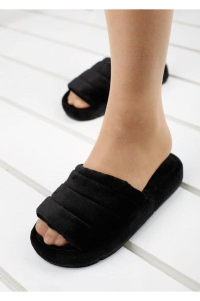 women's black home inside plush slippers 
women's black home inside plush slippers