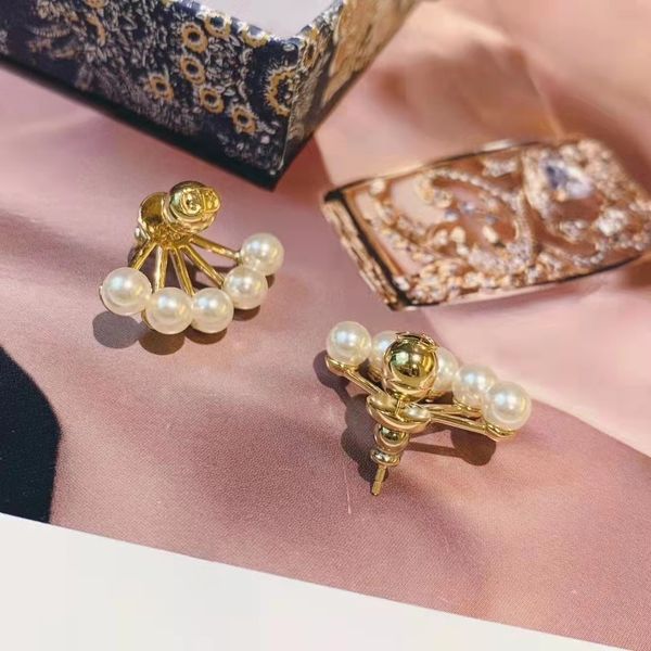 letter pearl inlaid diamond earrings dual purpose rear hanging fashion 925 silver needle red exclusive fine jewel, Golden
letter pearl inlaid diamond earrings dual purpose rear hanging fashion 925 silver needle red exclusive fine jewel, Golden