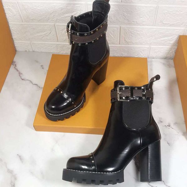 2021 luxury shoes women boots real leather martin wool bootis woman designer fashion half boot high quility with box, Black
2021 luxury shoes women boots real leather martin wool bootis woman designer fashion half boot high quility with box, Black