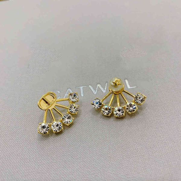 aaa designer jewelry new crystal fan asymmetric net red noble girl s925 silver needle letter earrings, Golden
aaa designer jewelry new crystal fan asymmetric net red noble girl s925 silver needle letter earrings, Golden