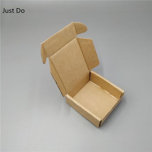 gift wrap 20*20*3cm corrugated cardboard paper package boxes business delivery mailing box carton
gift wrap 20*20*3cm corrugated cardboard paper package boxes business delivery mailing box carton