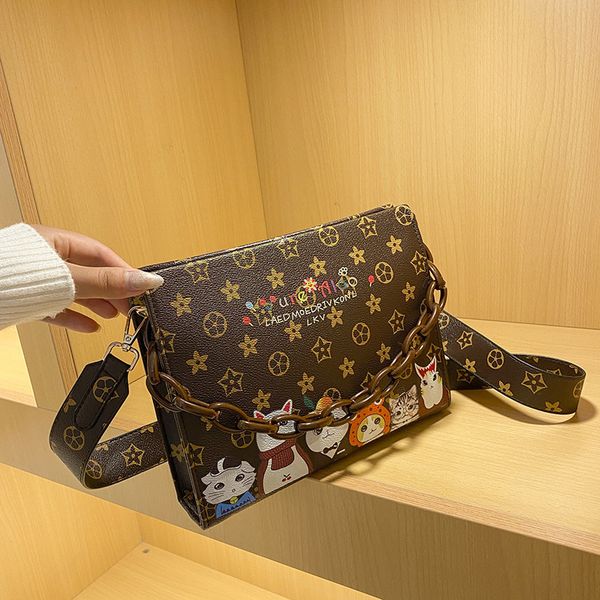 luxury handbags women's bag 2021 new fashion cartoon printed wide shoulder belt envelope chain strip soft leather single shoulder messe
luxury handbags women's bag 2021 new fashion cartoon printed wide shoulder belt envelope chain strip soft leather single shoulder messe